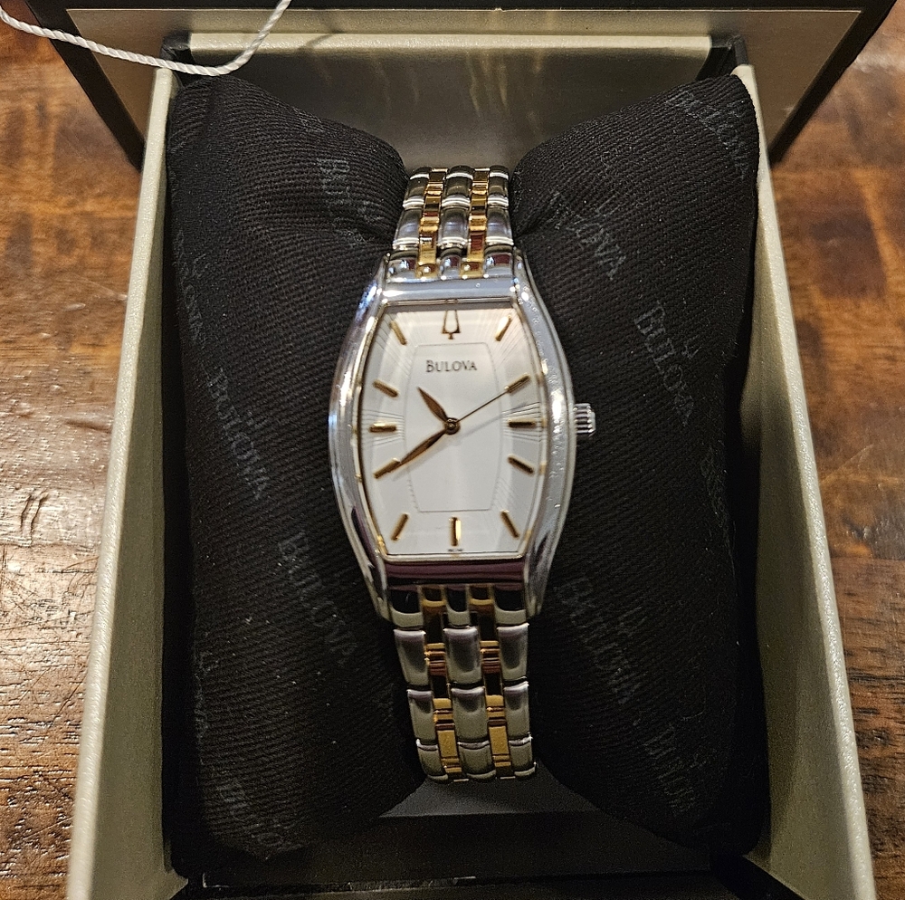 Bulova Gold and Silver Women's Watch Beautiful Like New
